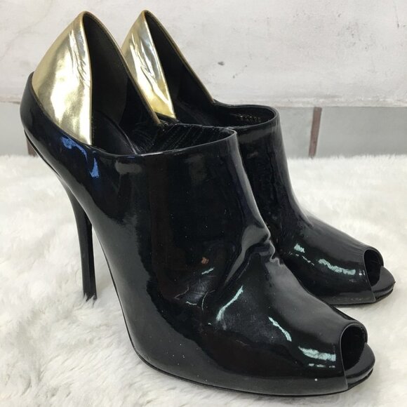 Gucci Hysteria Womens Black Gold Patent Leather Peep Toe Bootie Heels Size 8 1/2 - Picture 1 of 16